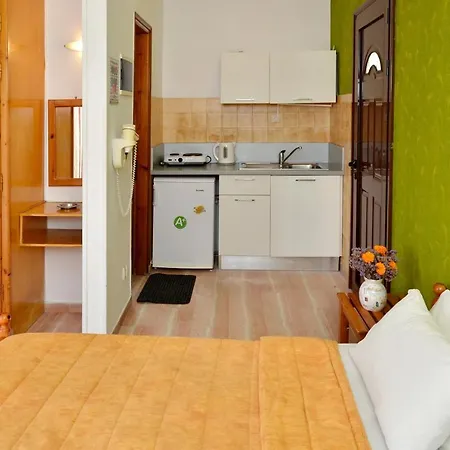 Nicolas And Aparthotel