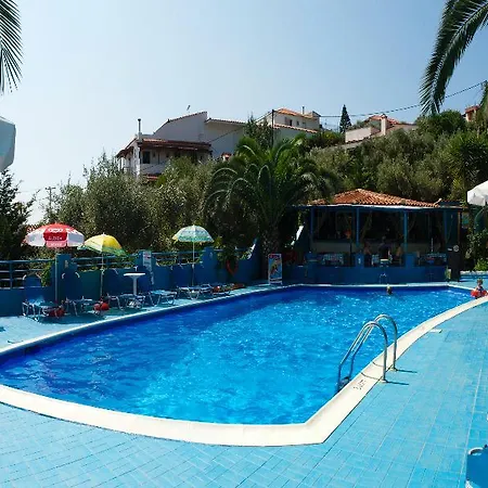 Nicolas And Aparthotel 2*