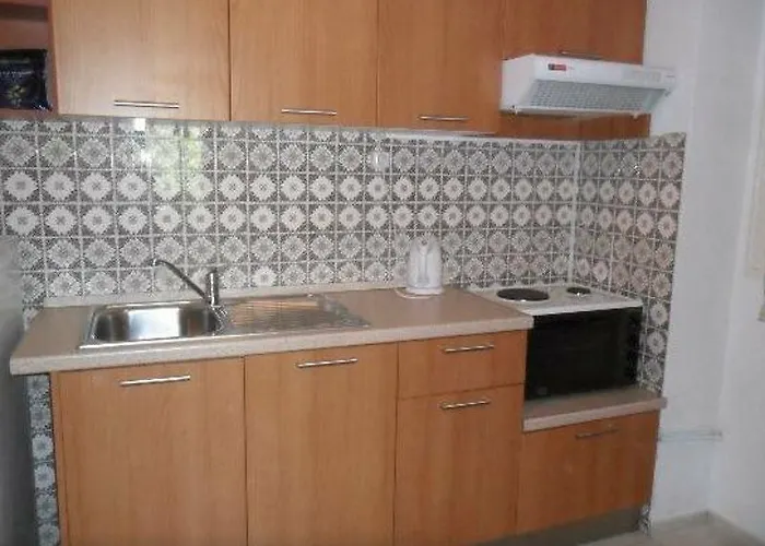 Nicolas And 2* מגלי אמוס