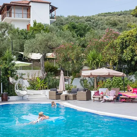 شقة فندقية Nicolas And شاطئ ميغالي أموس