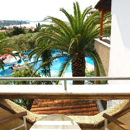 Nicolas And 2* شاطئ ميغالي أموس