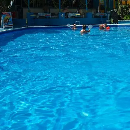 Nicolas And Apart-hotel Megali Ammos (Skiathos)
