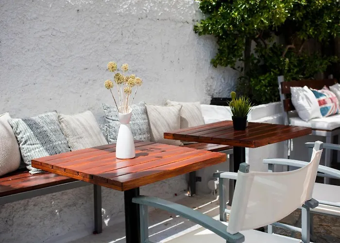 Nicolas And 2* メガリ・アモス