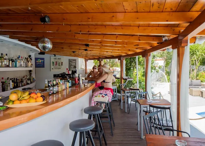 Nicolas And アパートホテル 2*