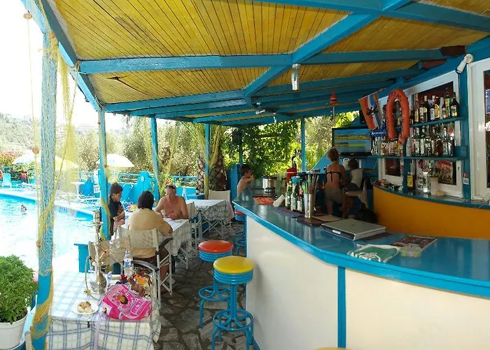 Nicolas And アパートホテル メガリ・アモス