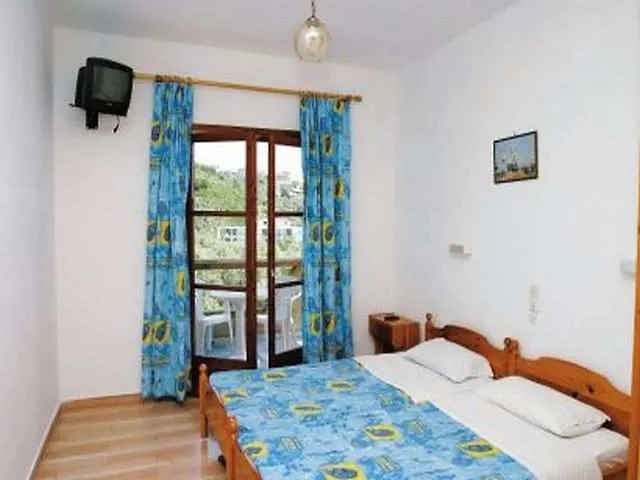 アパートホテル Nicolas And 2*